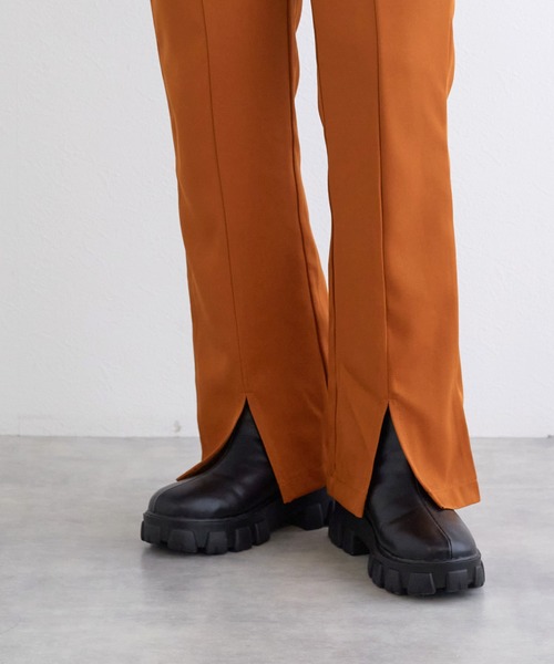 w closet（ダブルクローゼット）の「【ZOZO限定】セミフレアスリットパンツ（スラックス・レディース・オレンジ/ブルー/ベージュ/ブラック/グレー・M/S）」の20枚目の写真