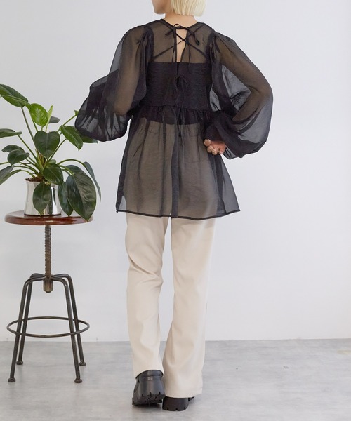 w closet（ダブルクローゼット）の「【ZOZO限定】セミフレアスリットパンツ（スラックス・レディース・オレンジ/ブルー/ベージュ/ブラック/グレー・M/S）」の6枚目の写真