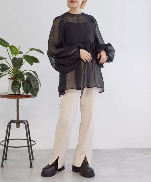 w closet（ダブルクローゼット）の「【ZOZO限定】セミフレアスリットパンツ（スラックス・レディース・オレンジ/ブルー/ベージュ/ブラック/グレー・M/S）」の8枚目の写真