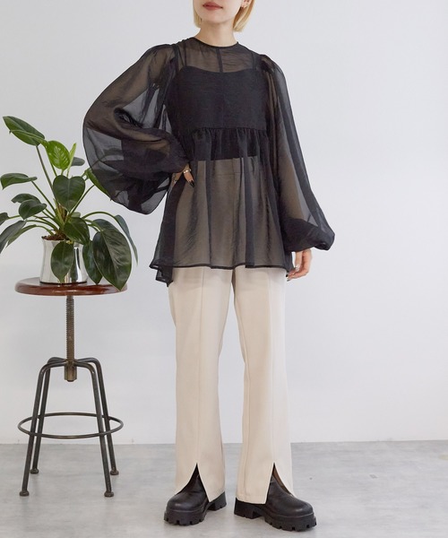 w closet（ダブルクローゼット）の「【ZOZO限定】セミフレアスリットパンツ（スラックス・レディース・オレンジ/ブルー/ベージュ/ブラック/グレー・M/S）」の12枚目の写真