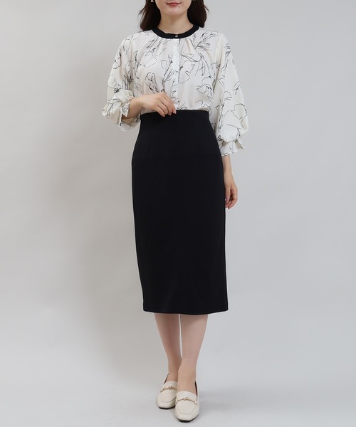 TRUDEA(トルディア)の「配色花柄ボリュームスリーブブラウス(シャツ/ブラウス・レディース・ブラック/ホワイト・LARGE/MEDIUM)」の5枚目の写真