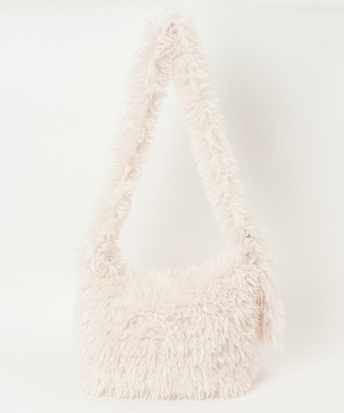 WEGO（ウィゴー）の「WEGO/シャギーBIGショルダー（ショルダーバッグ・レディース・ブラック/ベージュ/オフホワイト/ライトピンク・FREE）」の9枚目の写真