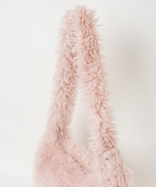 WEGO（ウィゴー）の「WEGO/シャギーBIGショルダー（ショルダーバッグ・レディース・ブラック/ベージュ/オフホワイト/ライトピンク・FREE）」の15枚目の写真