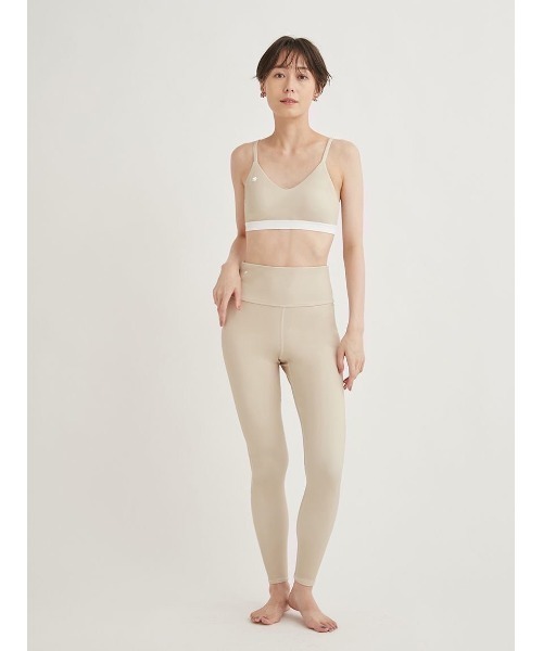 emmi(エミ)の「【emmi yoga】FILAコラボブラトップ(Tシャツ/カットソー・レディース・ベージュ/レッド・0/1)」の18枚目の写真