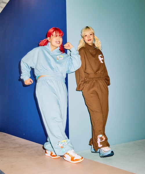 PUNYUS(プニュズ)の「Pプリントスウェットパンツ(スウェットパンツ・レディース・ブラウン/ブルー・4/1/2/3)」の9枚目の写真