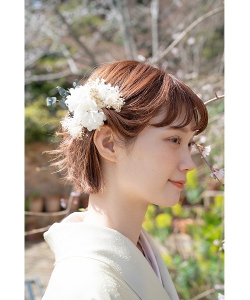 CHACO （FLOWER ACCESSORY）（チャコ）の「CHACO/ ホワイトあじさいとユーカリの髪飾り10本セット（その他ヘアアクセサリー・レディース・ホワイト・FREE）」の2枚目の写真