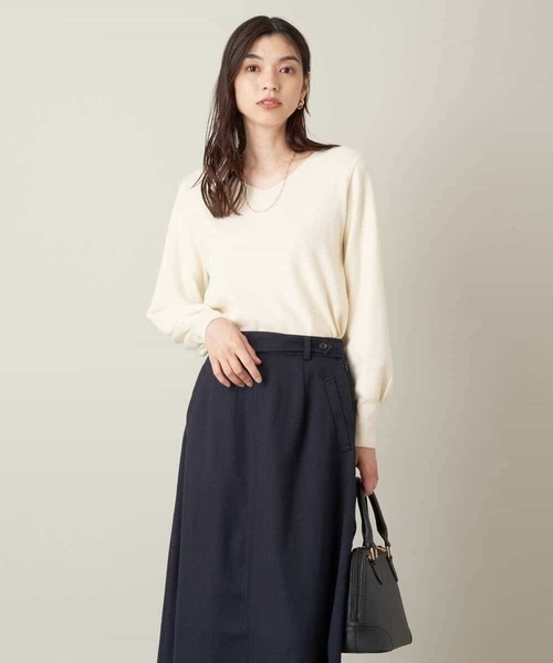 a.v.v(アーヴェヴェ)の「Vネックパフスリーブニット(ニット/セーター・レディース・ブルー/アイボリー/ライトグレー/ブラック/ライトピンク・34/36/38/42/40)」の10枚目の写真