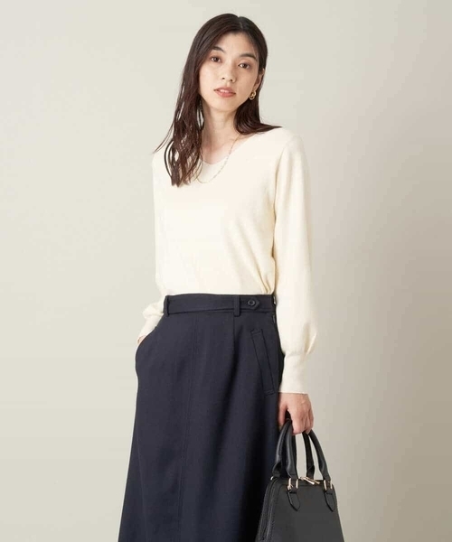 a.v.v(アーヴェヴェ)の「Vネックパフスリーブニット(ニット/セーター・レディース・ブルー/アイボリー/ライトグレー/ブラック/ライトピンク・34/36/38/42/40)」の11枚目の写真