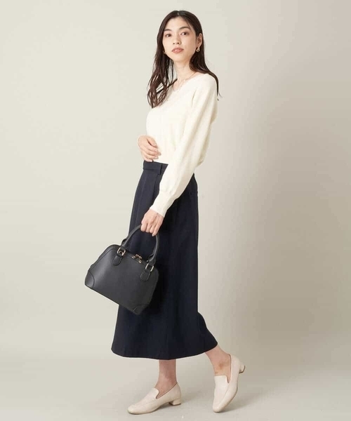 a.v.v(アーヴェヴェ)の「Vネックパフスリーブニット(ニット/セーター・レディース・ブルー/アイボリー/ライトグレー/ブラック/ライトピンク・34/36/38/42/40)」の13枚目の写真