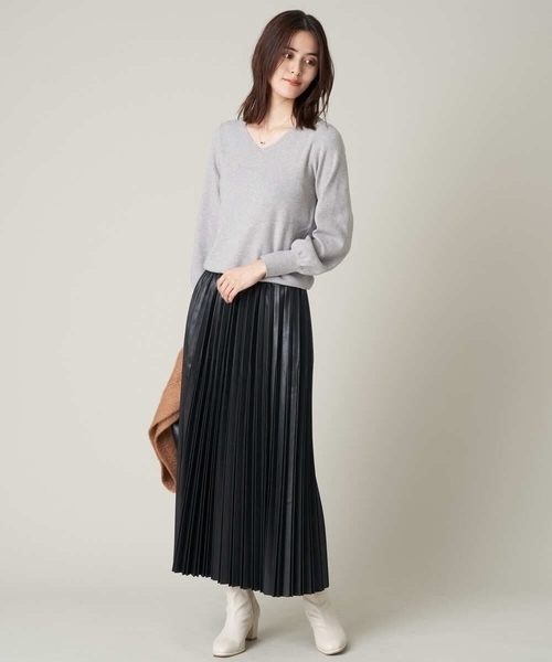 a.v.v(アーヴェヴェ)の「Vネックパフスリーブニット(ニット/セーター・レディース・ブルー/アイボリー/ライトグレー/ブラック/ライトピンク・34/36/38/42/40)」の21枚目の写真