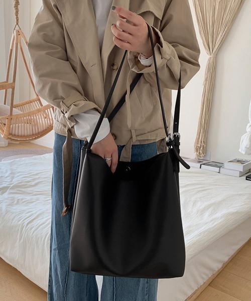 NANEA（ナネア）の「ポーチ付きバッグ（トートバッグ・レディース・ブラック/ベージュ/ブラウン・フリー）」の5枚目の写真