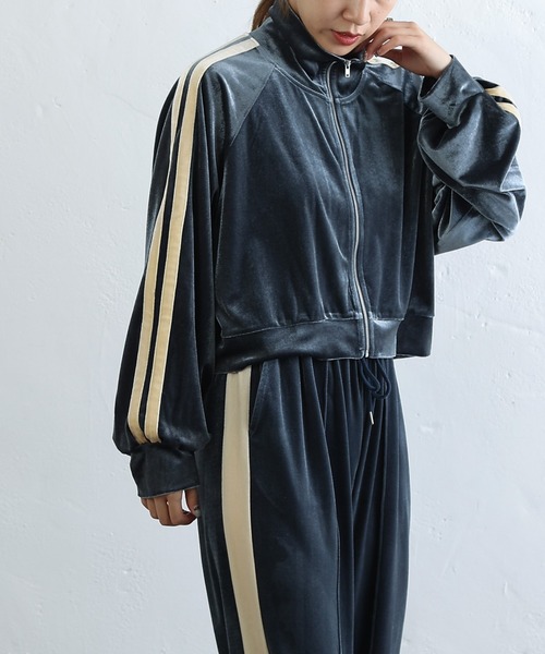COLONY 2139（コロニートゥーワンスリーナイン）の「ベロアラインショートトラックジャケット/ジャージ（ジャージ・レディース・カーキ/チャコールグレー/ブルー・FREE）」の6枚目の写真