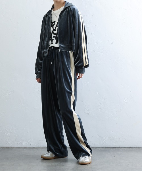 COLONY 2139（コロニートゥーワンスリーナイン）の「ベロアラインショートトラックジャケット/ジャージ（ジャージ・レディース・カーキ/チャコールグレー/ブルー・FREE）」の11枚目の写真