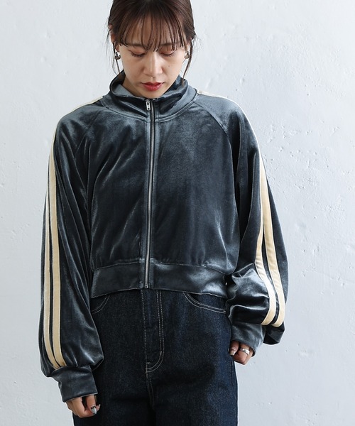 COLONY 2139（コロニートゥーワンスリーナイン）の「ベロアラインショートトラックジャケット/ジャージ（ジャージ・レディース・カーキ/チャコールグレー/ブルー・FREE）」の5枚目の写真