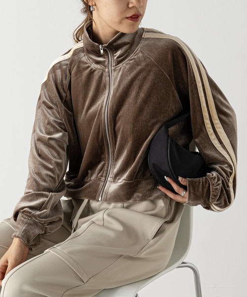 COLONY 2139（コロニートゥーワンスリーナイン）の「ベロアラインショートトラックジャケット/ジャージ（ジャージ・レディース・カーキ/チャコールグレー/ブルー・FREE）」の20枚目の写真