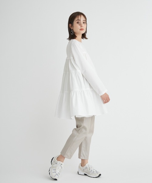 emmi（エミ）の「【emmi atelier】クロップドパンツ（その他パンツ・レディース・ブラック/グレー/シルバー・0/1）」の17枚目の写真