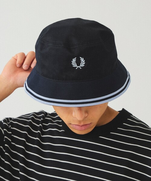 FRED PERRY(フレッドペリー)の「FRED PERRY × BEAMS / 別注 バケットハット 24SS(ハット・メンズ・ネイビー/ブラック・XL/M)」の2枚目の写真