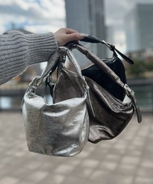 Reurie' | メタリックワンハンドルバッグ / metallic one handle bag メタリックバッグ ヴィンテージライク ハンドバッグ ワンショルダー ゴールド シルバー ブラック アンティーク(ハンドバッグ)