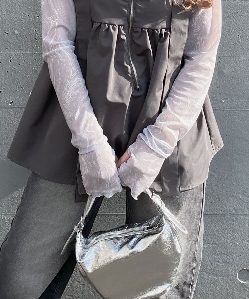 Reurie'（レウリィ）の「メタリックワンハンドルバッグ / metallic one handle bag メタリックバッグ ヴィンテージライク ハンドバッグ ワンショルダー ゴールド シルバー ブラック アンティーク（ハンドバッグ・レディース・アンティークシルバー/ブラック/シルバー・FREE）」の20枚目の写真