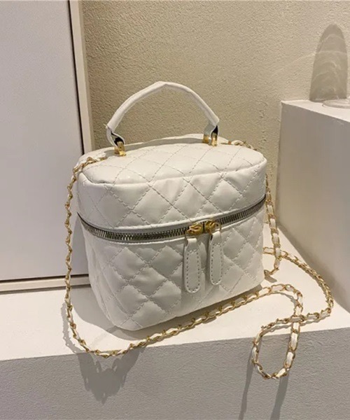 H.TOKYO（エイチトウキョウ）の「キルティング 2WAYバニティバッグ（ハンドバッグ・レディース・ベージュ/ホワイト/ブラック・FREE）」の12枚目の写真