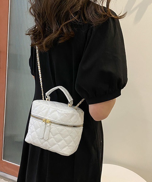 H.TOKYO（エイチトウキョウ）の「キルティング 2WAYバニティバッグ（ハンドバッグ・レディース・ベージュ/ホワイト/ブラック・FREE）」の5枚目の写真