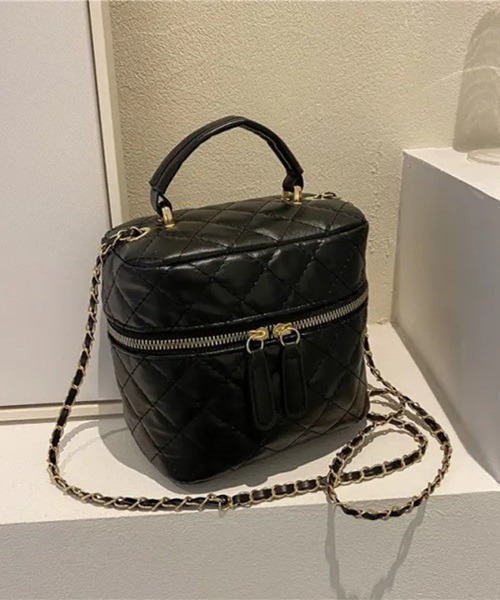 H.TOKYO（エイチトウキョウ）の「キルティング 2WAYバニティバッグ（ハンドバッグ・レディース・ベージュ/ホワイト/ブラック・FREE）」の7枚目の写真