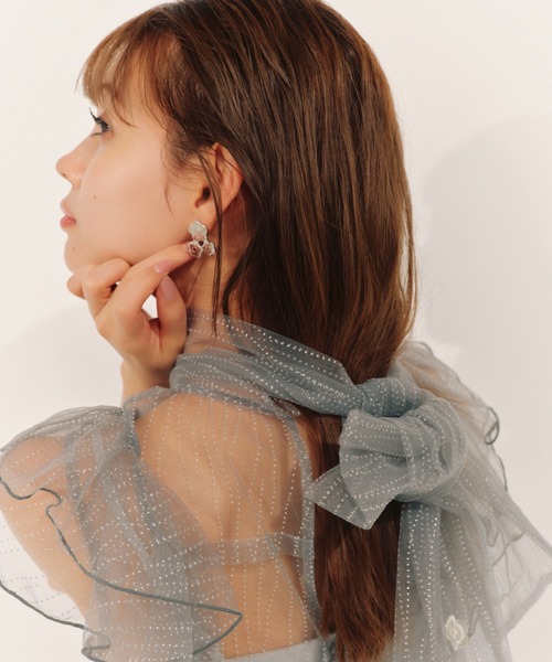 LILY BROWN（リリーブラウン）の「【LILY BROWN×MARY QUANT】トリプルデイジーピアス（ピアス（両耳用）・レディース・ゴールド/シルバー・FREE）」の3枚目の写真