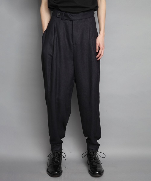 ato（アトウ）の「2 TUCK TAPERED TRI-ACETATE PANTS（その他パンツ・メンズ・ネイビー/ブラック・48/46/44）」の3枚目の写真