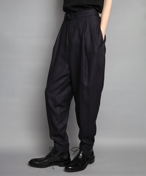 ato（アトウ）の「2 TUCK TAPERED TRI-ACETATE PANTS（その他パンツ・メンズ・ネイビー/ブラック・48/46/44）」の4枚目の写真