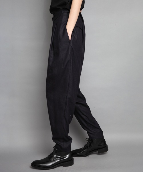 ato（アトウ）の「2 TUCK TAPERED TRI-ACETATE PANTS（その他パンツ・メンズ・ネイビー/ブラック・48/46/44）」の6枚目の写真