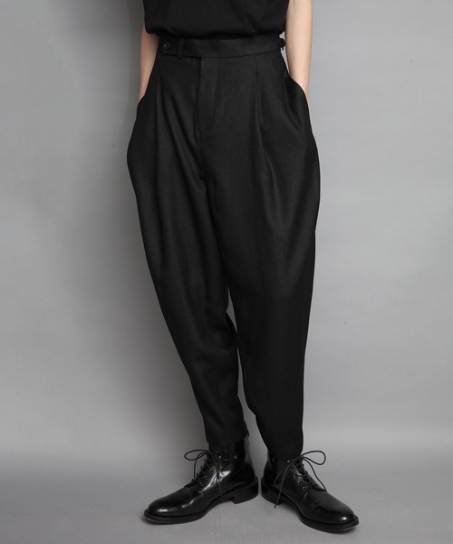 ato（アトウ）の「2 TUCK TAPERED TRI-ACETATE PANTS（その他パンツ・メンズ・ネイビー/ブラック・48/46/44）」の12枚目の写真