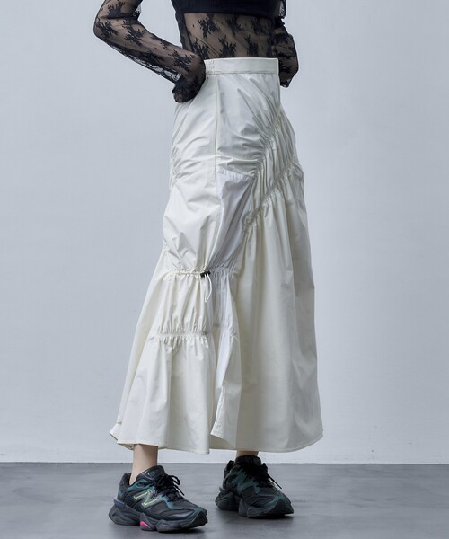 Firsthand(ファーストハンド)の「Firsthand/ファーストハンド Reポリエステルギャザードロストスカート(スカート・レディース・オフホワイト/ブラック・FREE)」の9枚目の写真