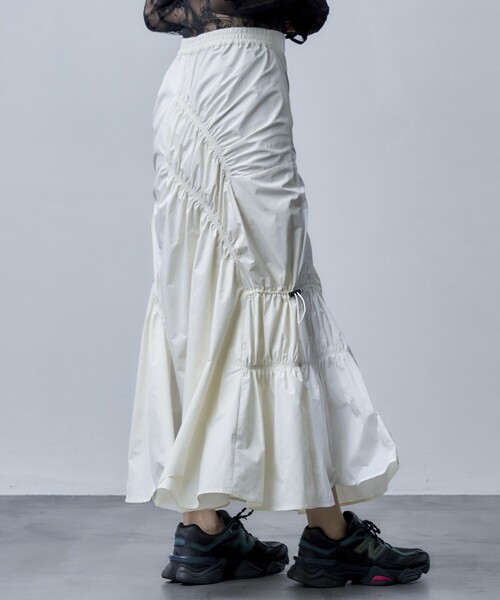 Firsthand(ファーストハンド)の「Firsthand/ファーストハンド Reポリエステルギャザードロストスカート(スカート・レディース・オフホワイト/ブラック・FREE)」の20枚目の写真