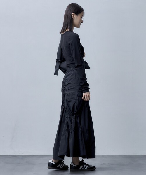 Firsthand(ファーストハンド)の「Firsthand/ファーストハンド Reポリエステルギャザードロストスカート(スカート・レディース・オフホワイト/ブラック・FREE)」の7枚目の写真