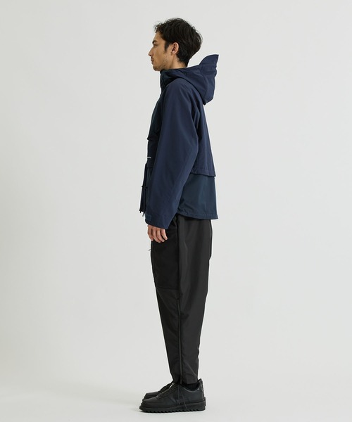 WHITE MOUNTAINEERING(ホワイトマウンテニアリング)の「【White Mountaineering/ ホワイトマウンテニアリング】STRETCH MOUNTAIN PARKA/ストレッチマウンテンパーカー(マウンテンパーカー・メンズ・ネイビー・2/1/000)」の19枚目の写真
