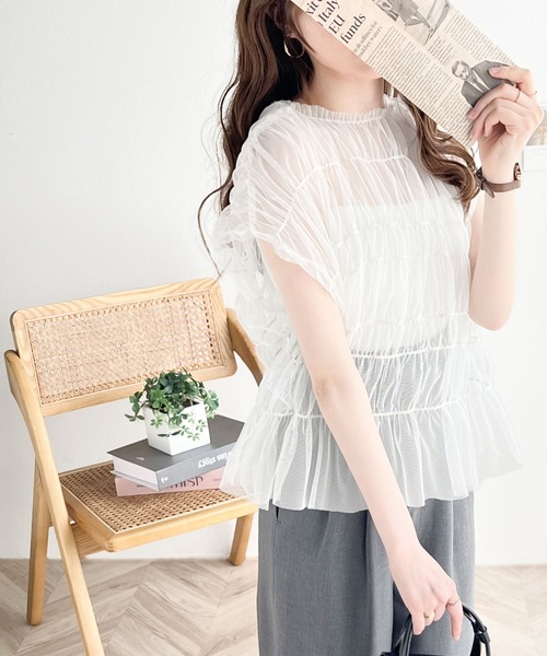 classicalelf(クラシカルエルフ)の「コーデに遊び心をプラスする。前後2WAYチュールギャザーリボントップス(Tシャツ/カットソー・レディース・ブラック/グレイッシュベージュ/グレー/オフホワイト・LARGE/MEDIUM/SMALL/X-LARGE)」の2枚目の写真