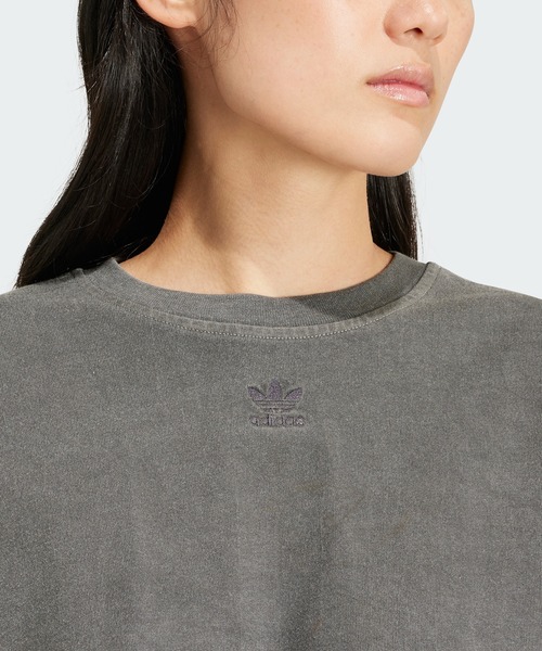 adidas（アディダス）の「エッセンシャルズ+ クロップドTシャツ / アディダスオリジナルス adidas Originals（Tシャツ/カットソー・レディース・ブルー/ブラック/イエロー・SMALL/MEDIUM/LARGE/X-LARGE/XX-LARGE/X-SMALL）」の7枚目の写真