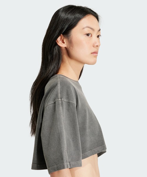 adidas（アディダス）の「エッセンシャルズ+ クロップドTシャツ / アディダスオリジナルス adidas Originals（Tシャツ/カットソー・レディース・ブルー/ブラック/イエロー・SMALL/MEDIUM/LARGE/X-LARGE/XX-LARGE/X-SMALL）」の6枚目の写真