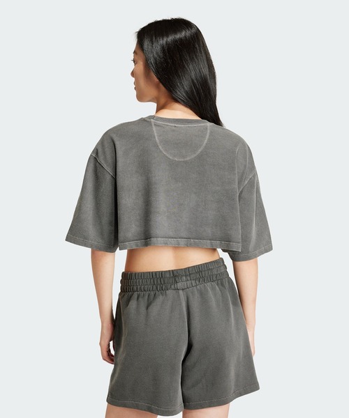 adidas（アディダス）の「エッセンシャルズ+ クロップドTシャツ / アディダスオリジナルス adidas Originals（Tシャツ/カットソー・レディース・ブルー/ブラック/イエロー・SMALL/MEDIUM/LARGE/X-LARGE/XX-LARGE/X-SMALL）」の4枚目の写真