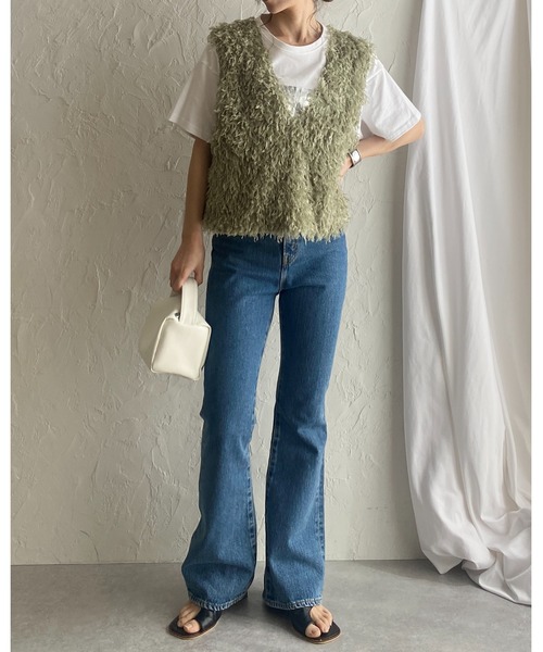 She's Closet（シーズクローゼット）の「深Vネックショート丈フェザージャガード/テープヤーンフリンジベスト（ベスト・レディース・ブラック/グレー/アイボリー/グリーン/グレー系その他/ブラウン・FREE）」の9枚目の写真