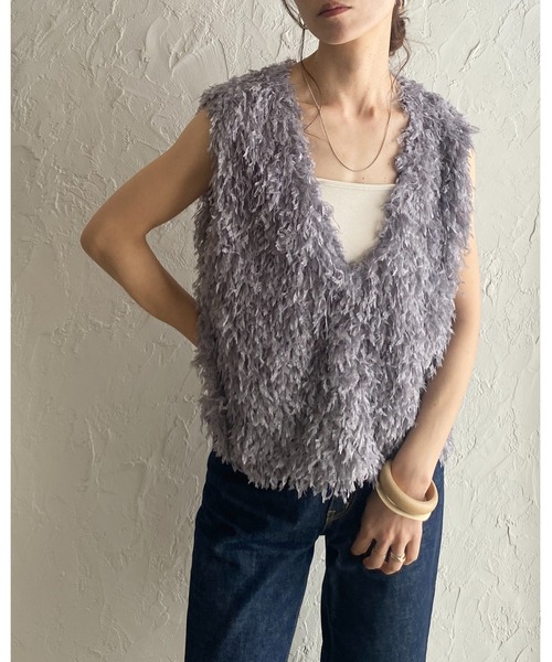 She's Closet（シーズクローゼット）の「深Vネックショート丈フェザージャガード/テープヤーンフリンジベスト（ベスト・レディース・ブラック/グレー/アイボリー/グリーン/グレー系その他/ブラウン・FREE）」の10枚目の写真