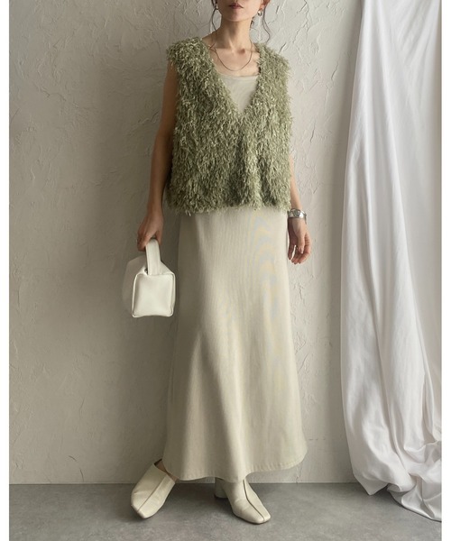 She's Closet（シーズクローゼット）の「深Vネックショート丈フェザージャガード/テープヤーンフリンジベスト（ベスト・レディース・ブラック/グレー/アイボリー/グリーン/グレー系その他/ブラウン・FREE）」の17枚目の写真