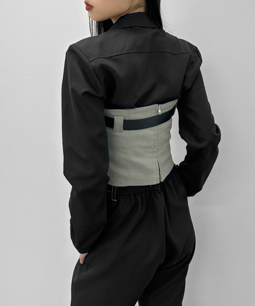LVEU.（ラブユ.）の「【LVEU.】ベルトデザインベアトップ / トップス チューブトップ ベアトップ ベルト ストレッチ レイヤード クロップド ショート ブラック グレー ホワイト（チューブトップ・レディース・ホワイト/ブラック/グレー・FREE）」の18枚目の写真