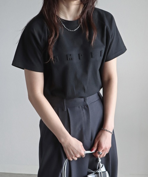 COURO（コウロ）の「エンボスＴシャツ（Tシャツ/カットソー・レディース・ホワイト/ブラック/ホワイト系/ブラック系・M/L）」の3枚目の写真