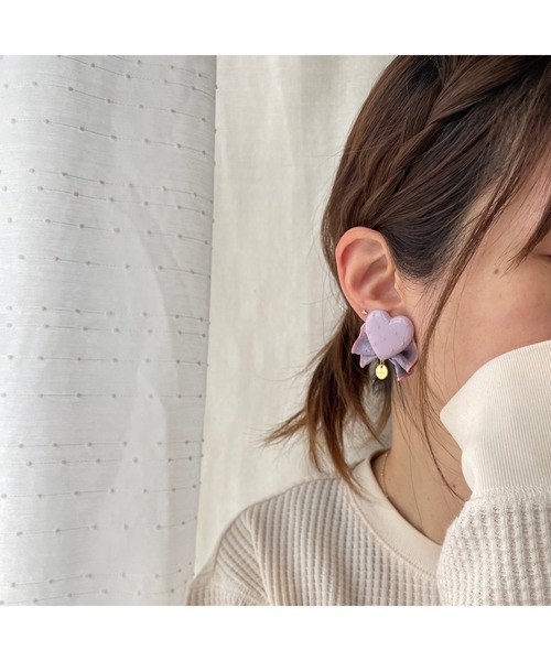 tone(トーン)の「【miuland】Heart Ribbon(MA)(ピアス(両耳用)・レディース・パープル/ピンク/ブルー/ブラウン・FREE)」の8枚目の写真