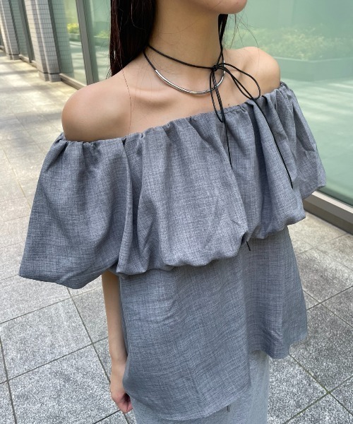 AIC.（エーアイシー）の「2WAYバックリボンオフショルトップス（シャツ/ブラウス・レディース・モカ/チャコールグレー・FREE）」の4枚目の写真