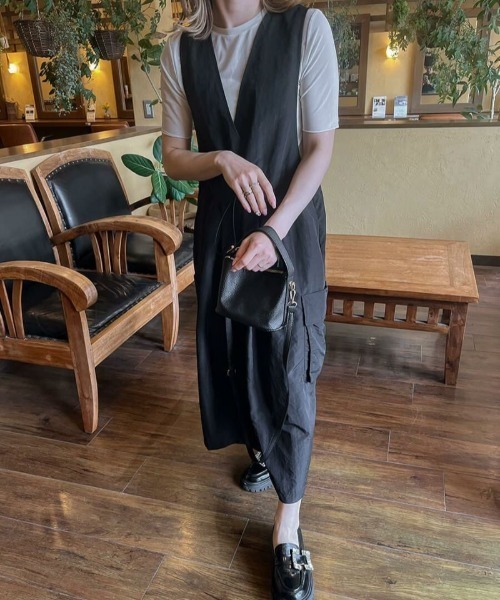 ISOOK（アイスー）の「ドローコードジャンパースカート(yui select) / フレアワンピース 低身長向け カーゴスカート（ジャンパースカート・レディース・ブラック・FREE）」の4枚目の写真