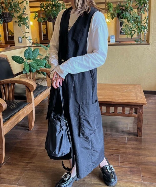 ISOOK（アイスー）の「ドローコードジャンパースカート(yui select) / フレアワンピース 低身長向け カーゴスカート（ジャンパースカート・レディース・ブラック・FREE）」の5枚目の写真