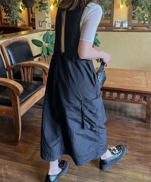 ISOOK（アイスー）の「ドローコードジャンパースカート(yui select) / フレアワンピース 低身長向け カーゴスカート（ジャンパースカート・レディース・ブラック・FREE）」の3枚目の写真