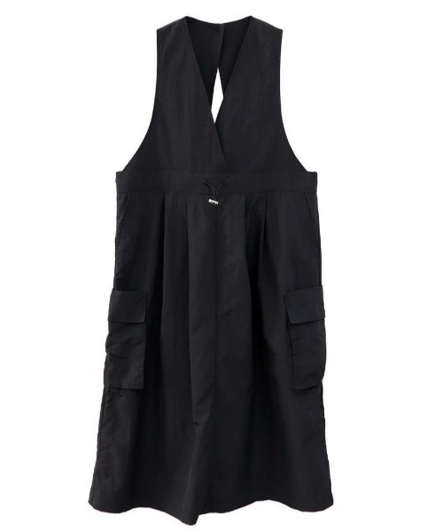 ISOOK（アイスー）の「ドローコードジャンパースカート(yui select) / フレアワンピース 低身長向け カーゴスカート（ジャンパースカート・レディース・ブラック・FREE）」の6枚目の写真